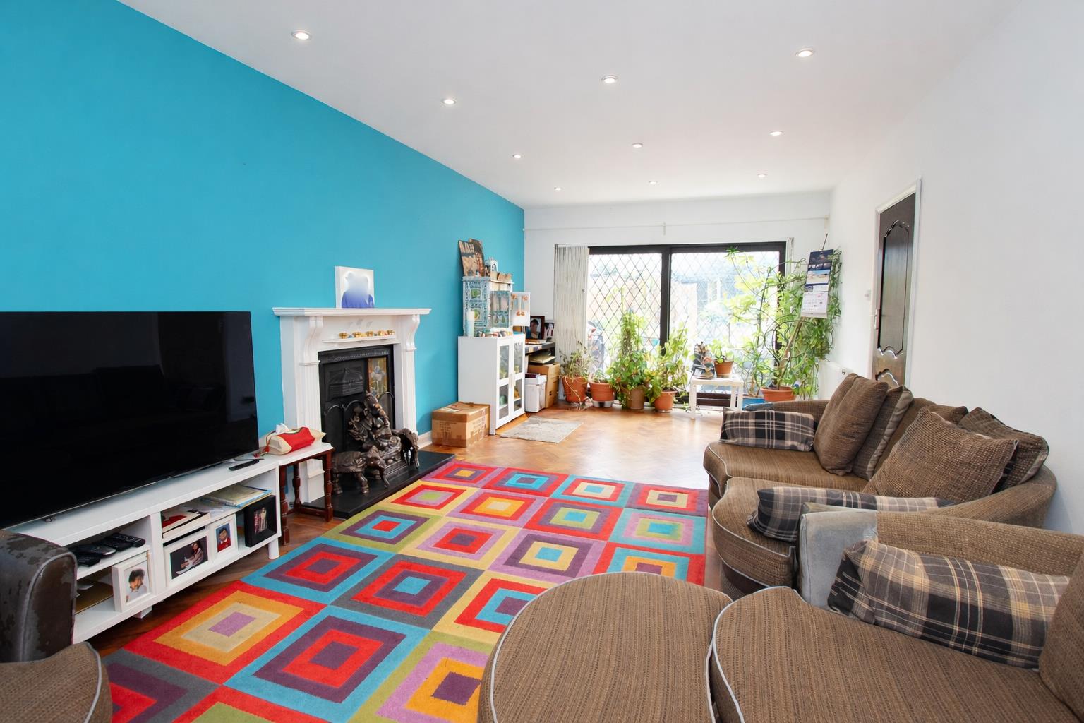 4 bed property in Stanley Park Road, Wallington